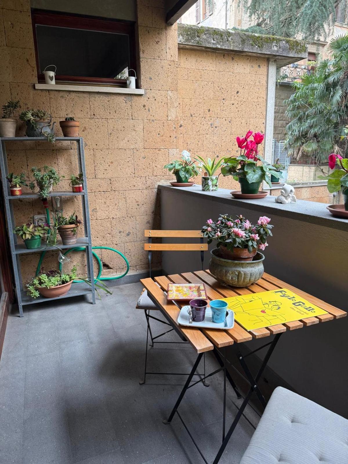 Il Giardinetto Di Elelu' Private Garage Apartment Orvieto Bagian luar foto