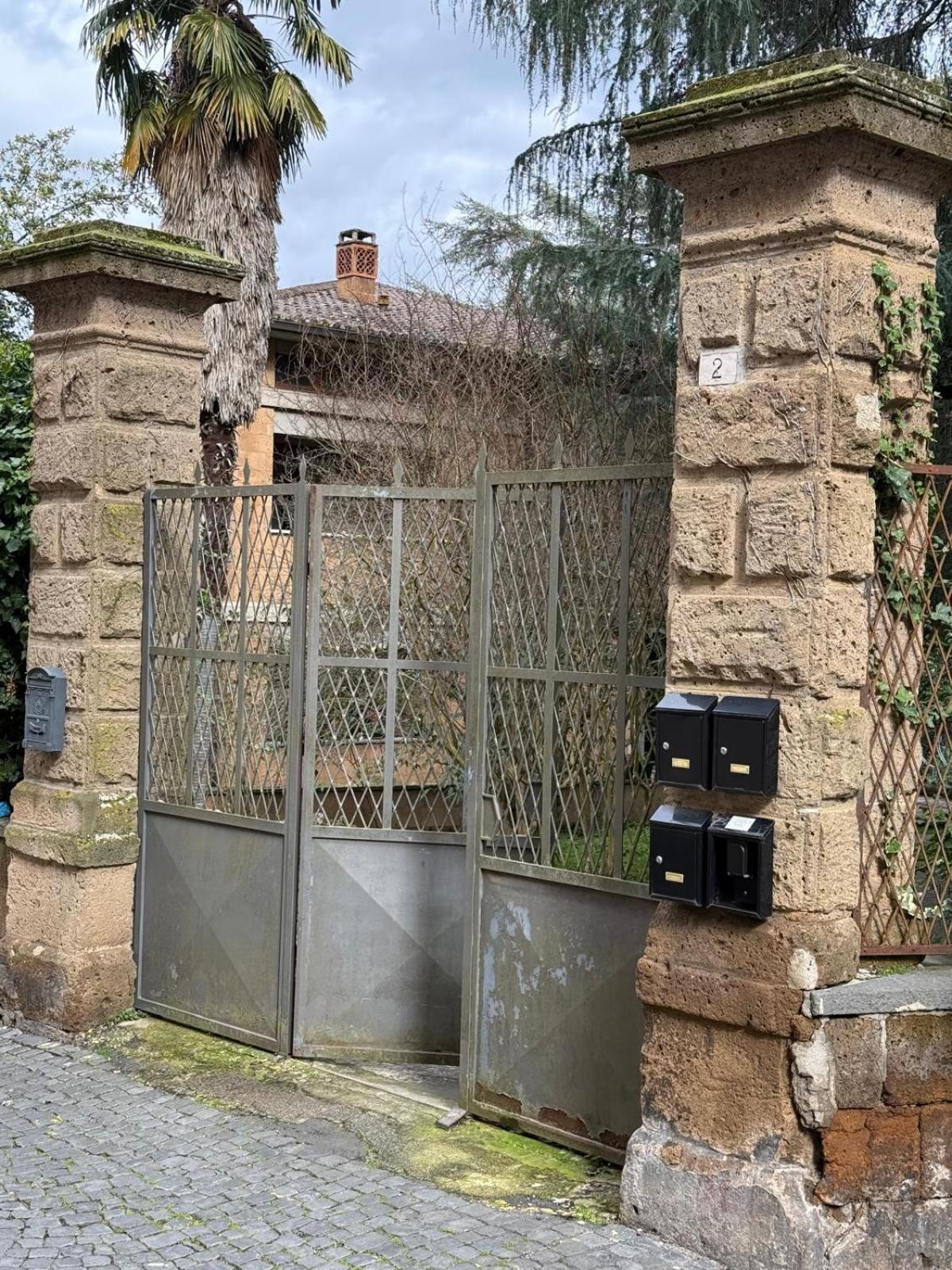 Il Giardinetto Di Elelu' Private Garage Apartment Orvieto Bagian luar foto